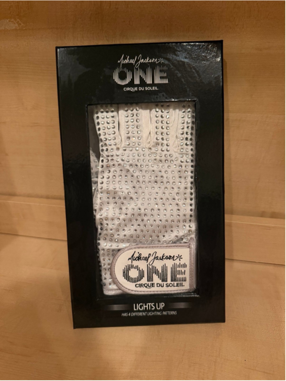 Michael Jackson "One" glove from Cirque in Vegas New in box